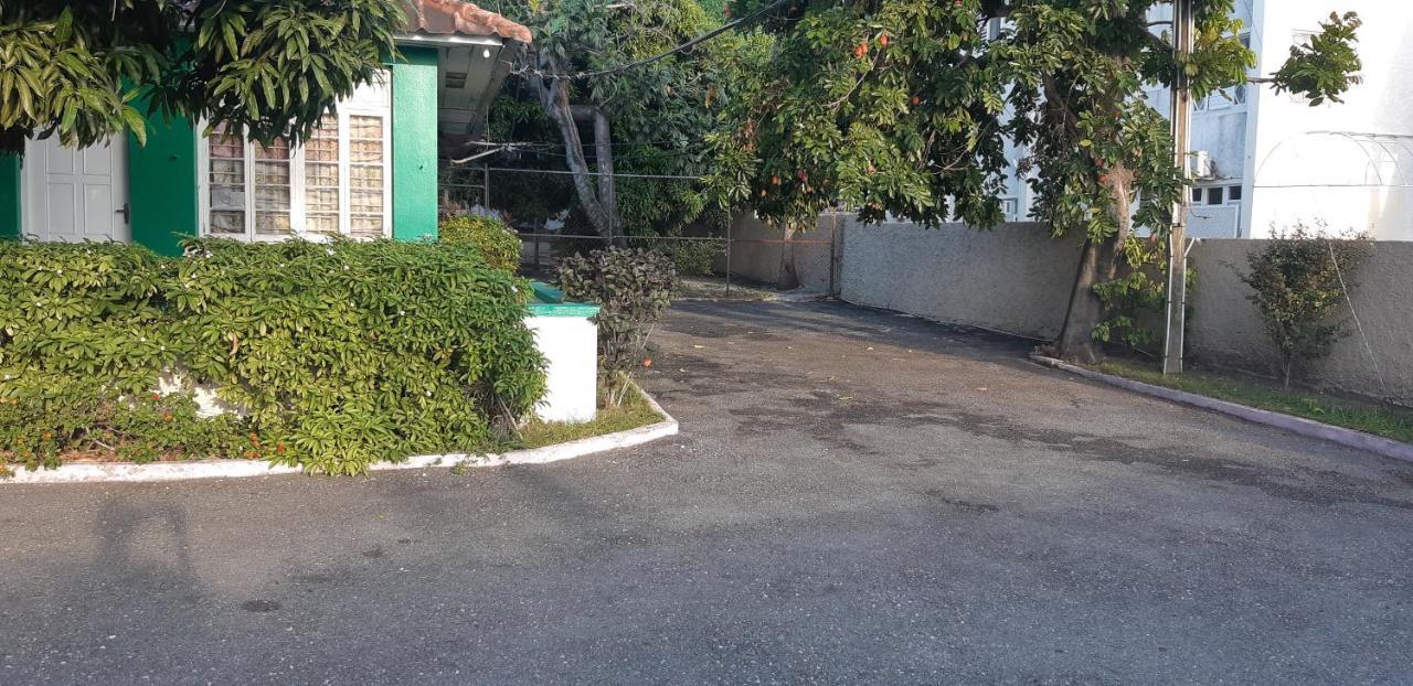 The Beverly Kingston Exterior photo